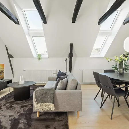 Authentic Midtown Apartman