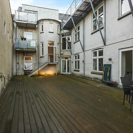 Authentic Midtown Apartman *